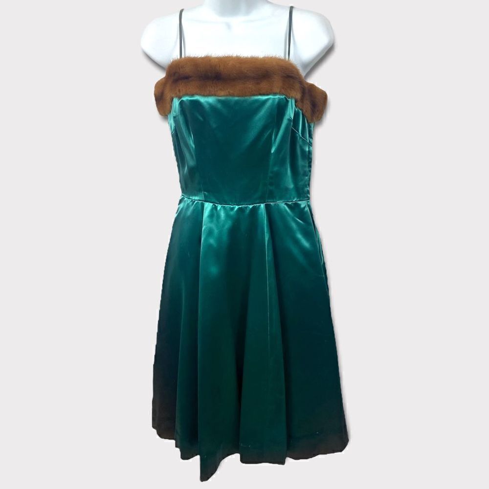 50s Emerald Fit & Flare Sleeveless Fur Lined Satin Dress